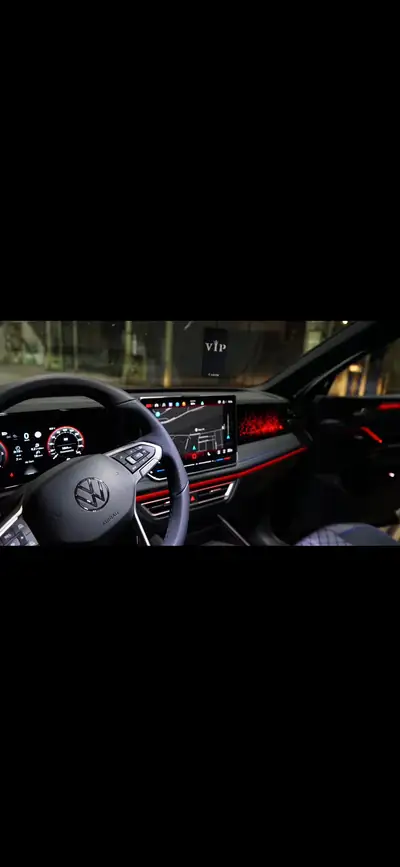 VW Tiguan 2.0 TDI R-Line 4Motion — SUV premium diesel, 4x4 performant, quasi neuf — Heckansicht