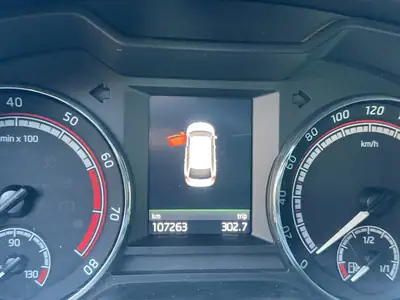 Skoda Octavia Combi RS 230 TSI — Berline familiale sportive, 107 000 km seulement — Thumbnail 11