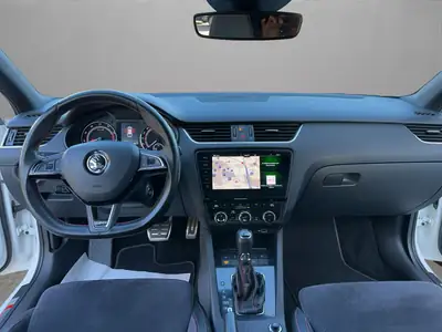 Skoda Octavia Combi RS 230 TSI — Berline familiale sportive, 107 000 km seulement — Thumbnail 14