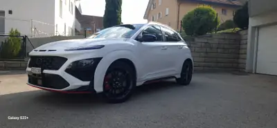 Hyundai Kona 2.0 T-GDi N DCT — Performance turbo et design affûté, 11'000 km seulement — Seitenansicht