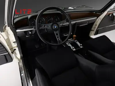 BMW 3.0 CSL (E9) 1973 — Coupé légendaire restauré, 200 ch d'authenticité — côté