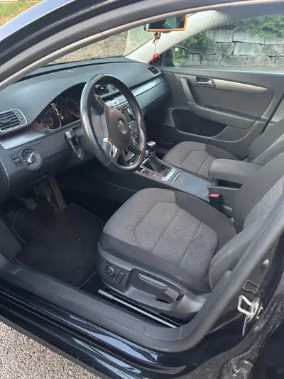 VW Passat Variant 1.8 TSI Comfortline — Break spacieux, moteur dynamique, parfait état — intérieur