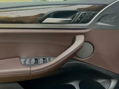 BMW X4 xDrive 30d M Sport — SUV coupé premium, 286 ch et consommation maîtrisée — Miniatura 11