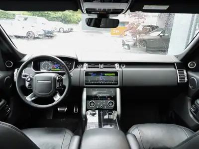 Land Rover Range Rover 3.0 SDV6 HSE — Luxe tout-terrain avec 275 ch et toit panoramique — detail