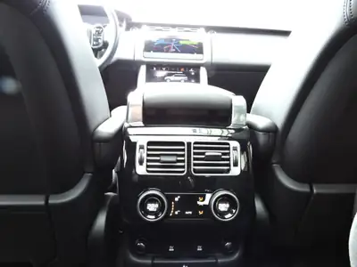 Land Rover Range Rover 3.0 SDV6 HSE — Luxe tout-terrain avec 275 ch et toit panoramique — Thumbnail 10
