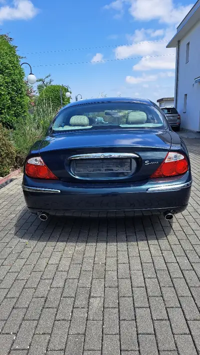 Jaguar S-TYPE 1999 — Berline britannique élégante, sans accident — Heckansicht