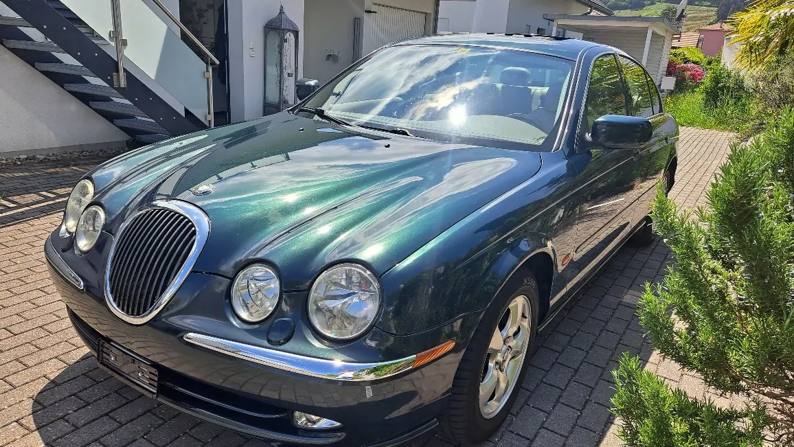 Jaguar S-TYPE 1999 — Berline britannique élégante, sans accident — Außenansicht