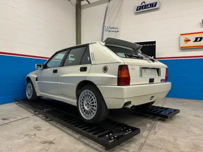 Lancia Delta HF Integrale Evo 4V — Légende des années 90, 212 ch et traction intégrale — détail