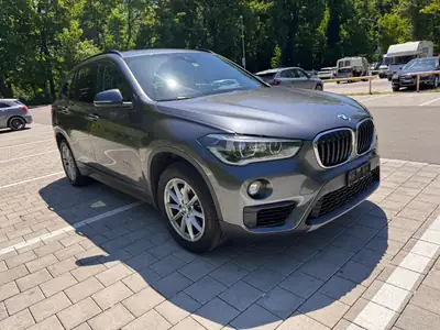 BMW X1 xDrive18d Sport Line — SUV compact diesel performant, entretien premium — Außenansicht