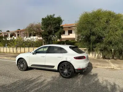 Porsche Macan S Diesel PDK — SUV sportif 258 ch, kilométrage modéré — arrière