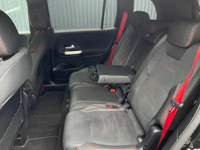 Mercedes-Benz GLB 35 AMG — SUV compact haute performance, 36 500 km seulement — Miniature 7
