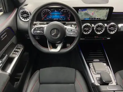 Mercedes-Benz GLB 35 AMG — SUV compact haute performance, 36 500 km seulement — Miniature 10