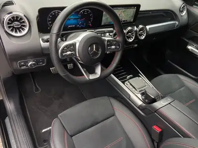 Mercedes-Benz GLB 35 AMG — SUV compact haute performance, 36 500 km seulement — Miniature 15