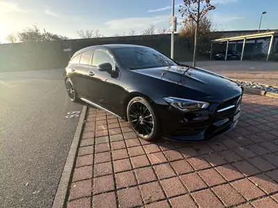 Mercedes-Benz CLA 200 Shooting Brake — Élégance compacte et pratique avec AMG Line — côté