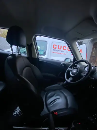 MINI Countryman Cooper FWD — Compacité urbaine et polyvalence en 5 portes — fianco