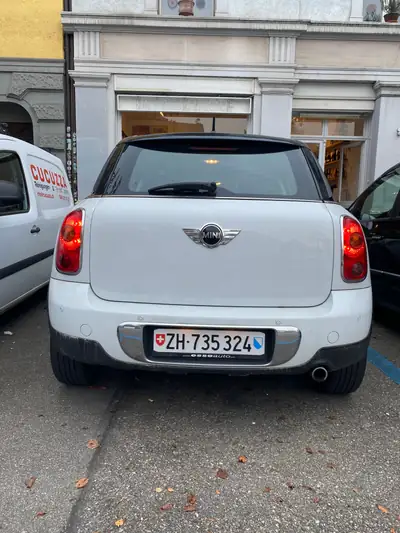 MINI Countryman Cooper FWD — Compacité urbaine et polyvalence en 5 portes — interni
