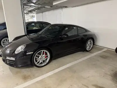 Porsche 911 Carrera 4S PDK — Coupé sportif all-wheel drive, historique complet Porsche — Heckansicht