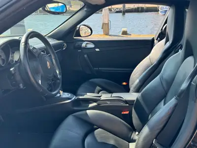 Porsche 911 Carrera 4S PDK — Coupé sportif all-wheel drive, historique complet Porsche — Innenraum