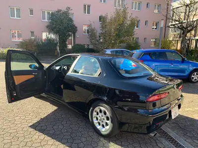 Alfa Romeo 156 2.5 V6 24V — Berline italienne élégante, moteur noble 192 ch — intérieur