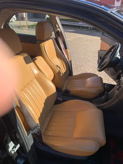 Alfa Romeo 156 2.5 V6 24V — Berline italienne élégante, moteur noble 192 ch — Miniature 8