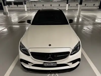 Mercedes-Benz C 200 Swiss Star AMG Line — Break hybride rechargeable, 4 roues motrices, équipement premium — vista esterna