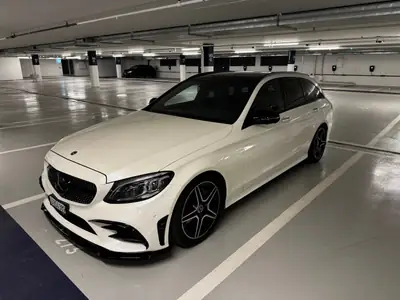 Mercedes-Benz C 200 Swiss Star AMG Line — Break hybride rechargeable, 4 roues motrices, équipement premium — dettaglio