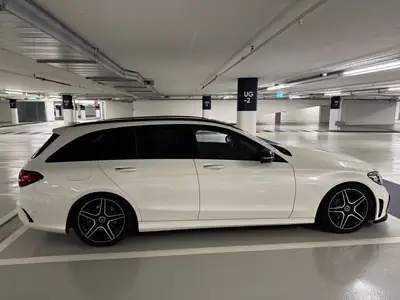 Mercedes-Benz C 200 Swiss Star AMG Line — Break hybride rechargeable, 4 roues motrices, équipement premium — cruscotto