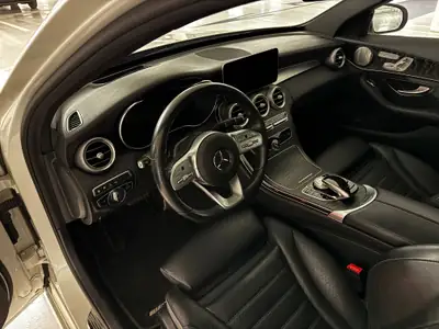 Mercedes-Benz C 200 Swiss Star AMG Line — Break hybride rechargeable, 4 roues motrices, équipement premium — Miniatura 9