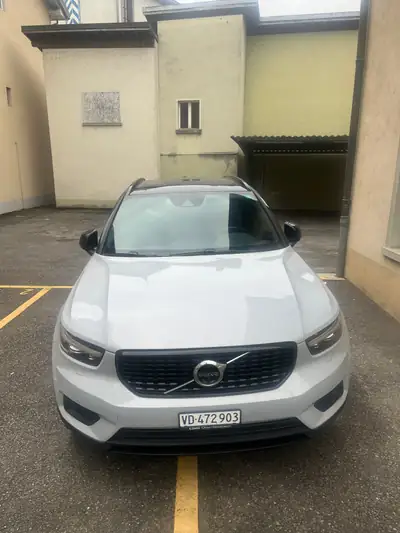 Volvo XC40 T5 TwE R-Design — SUV hybride rechargeable, 48 500 km seulement — Außenansicht