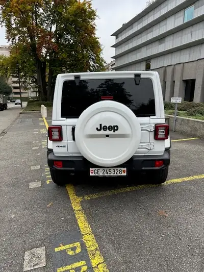 Jeep Wrangler 2.0 PHEV Unlimited — Hybride rechargeable, 46'000 km, édition 80 ans — Armaturenbrett