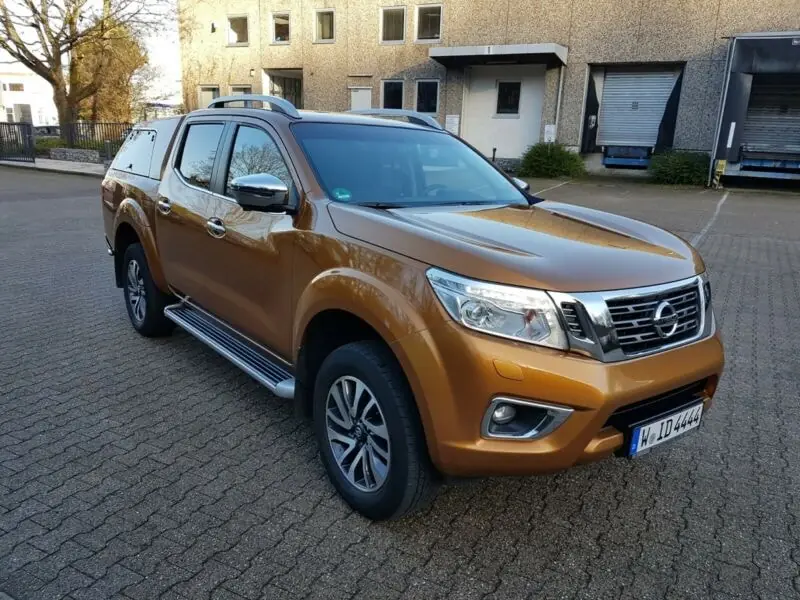 Nissan Navara Double Cab Tekna 2.3 dCi 4WD — Pick-up robuste, 4 portes, 169'000 km