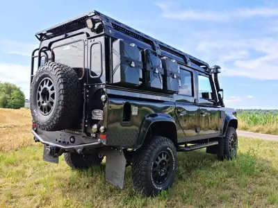 Land Rover Defender 110 2.2 TD4 — L'aventurier robuste, moteur diesel fiable — cruscotto