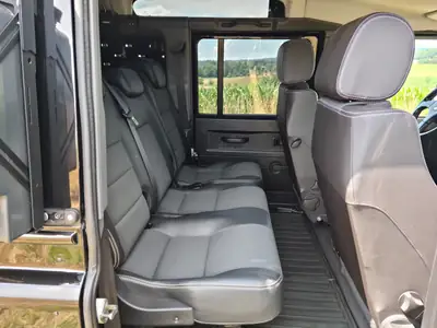 Land Rover Defender 110 2.2 TD4 — L'aventurier robuste, moteur diesel fiable — Miniatura 13