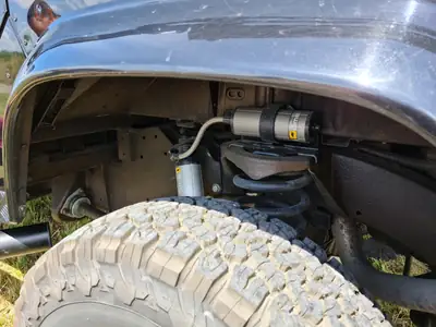 Land Rover Defender 110 2.2 TD4 — L'aventurier robuste, moteur diesel fiable — Miniatura 24