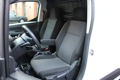 Peugeot Partner 1.5 Blue HDi Premium — Utilitaire compact 3 places, faible consommation et porte coulissante — Miniatura 13