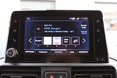 Peugeot Partner 1.5 Blue HDi Premium — Utilitaire compact 3 places, faible consommation et porte coulissante — Miniatura 20