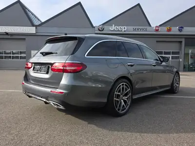 Mercedes-Benz E 220 d T AMG Line — Break diesel 4Matic, faible kilométrage et équipements premium — interior