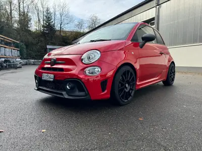 Fiat 595 Abarth Competizione — Sportive 180 ch, design iconique et consommation maîtrisée — vista esterna