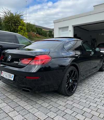 BMW 650i Gran Coupé xDrive 450PS — Coupé 4 portes de luxe, Son B&O et toit panoramique — côté