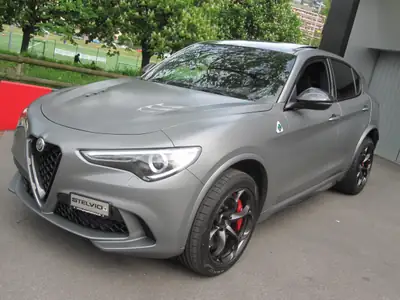 Alfa Romeo Stelvio Quadrifoglio V6 510 ch — Série spéciale N-Ring, rare et prestigieuse — vista esterna