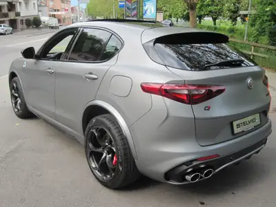 Alfa Romeo Stelvio Quadrifoglio V6 510 ch — Série spéciale N-Ring, rare et prestigieuse — dettaglio