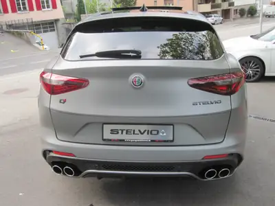 Alfa Romeo Stelvio Quadrifoglio V6 510 ch — Série spéciale N-Ring, rare et prestigieuse — Miniatura 7
