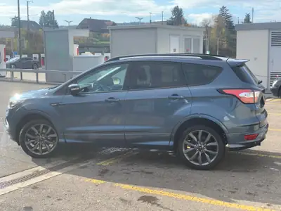 Ford Kuga 2.0 TDCi ST-Line 4WD — SUV diesel robuste, 80'000 km, tout-terrain assuré — dashboard