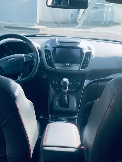 Ford Kuga 2.0 TDCi ST-Line 4WD — SUV diesel robuste, 80'000 km, tout-terrain assuré — Thumbnail 8