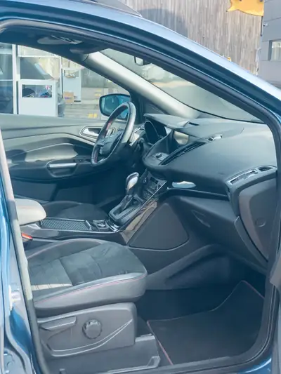 Ford Kuga 2.0 TDCi ST-Line 4WD — SUV diesel robuste, 80'000 km, tout-terrain assuré — Thumbnail 9