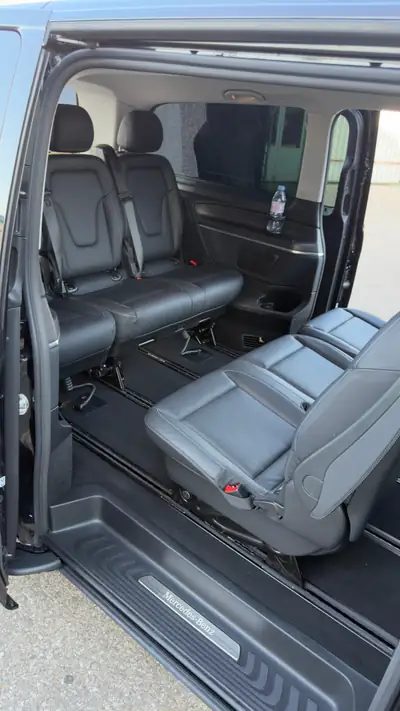 Mercedes-Benz V 300 d Avantgarde — Monospace premium 7 places, diesel efficient — Miniature 9