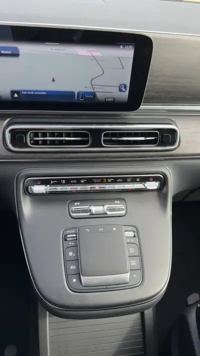 Mercedes-Benz V 300 d Avantgarde — Monospace premium 7 places, diesel efficient — Miniature 11
