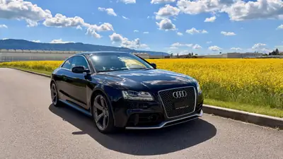 Audi RS5 Coupé 4.2 FSI — 450 ch, Design noir intégral, Quattro all-road — dashboard