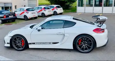 Porsche 718 Cayman GT4 — Coupé sportif manuel, 385 ch et 35'000 km seulement — vista posteriore