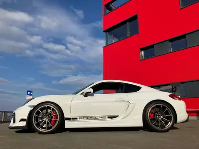 Porsche 718 Cayman GT4 — Coupé sportif manuel, 385 ch et 35'000 km seulement — fianco